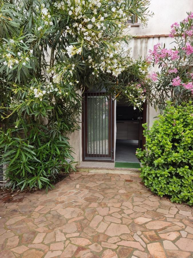 Arco Bianco - Monolocali Apartment ตอร์โตลี ภายนอก รูปภาพ
