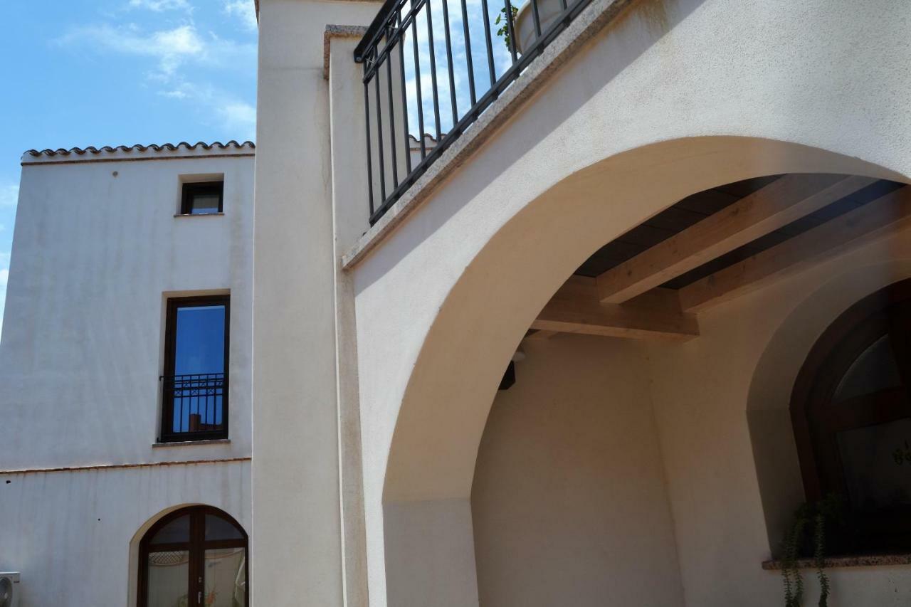 Arco Bianco - Monolocali Apartment ตอร์โตลี ภายนอก รูปภาพ